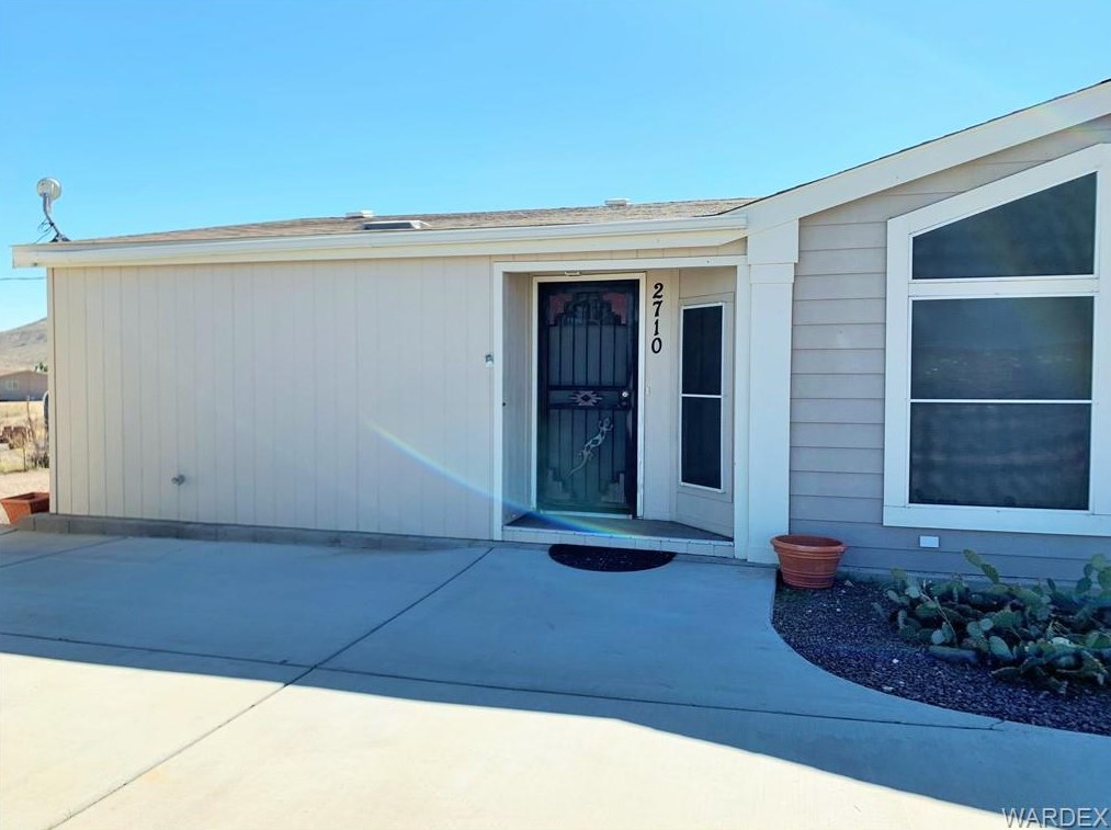 2710 Calle Cedral, Kingman AZ 86409-8319 exterior