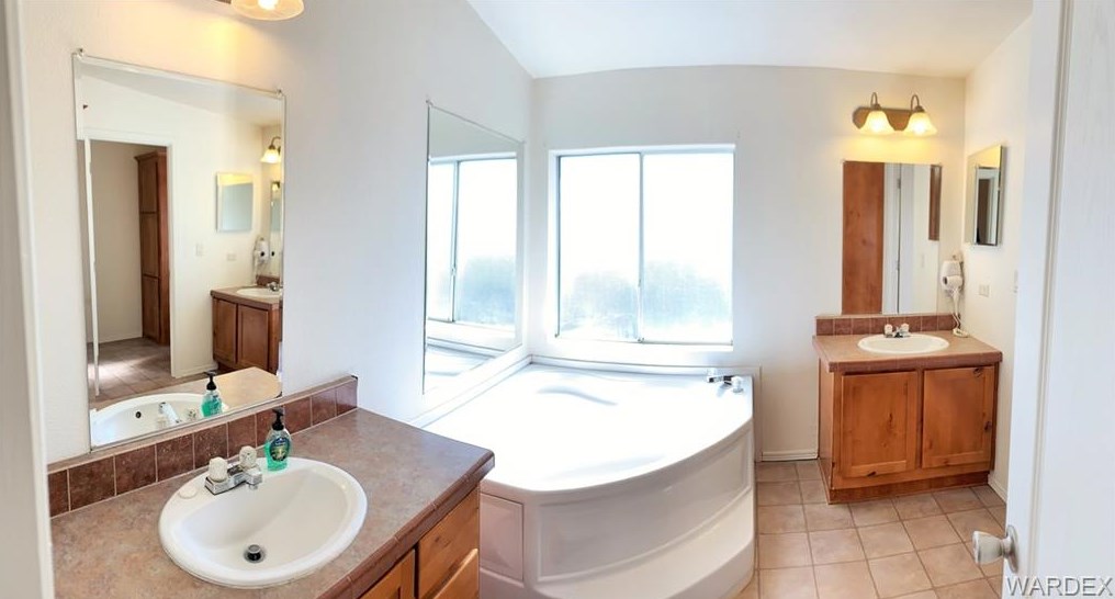 2710 Calle Cedral, Kingman AZ 86409-8319 exterior