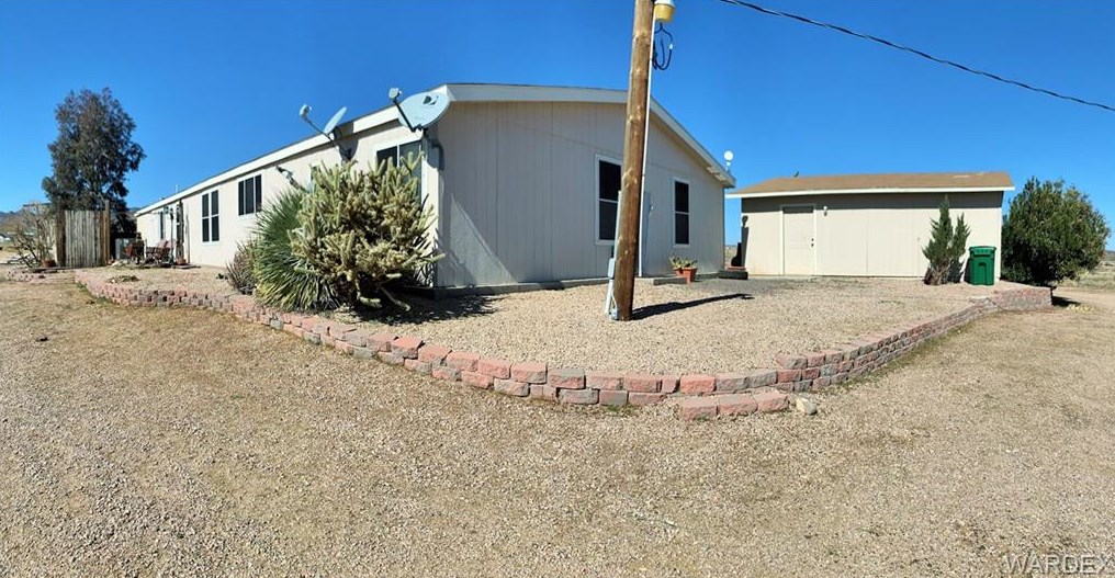 2710 Calle Cedral, Kingman AZ 86409-8319 exterior