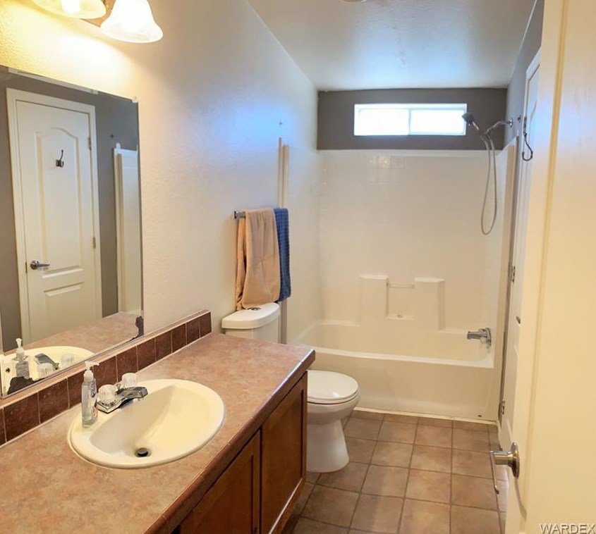 2710 Calle Cedral, Kingman AZ 86409-8319 exterior