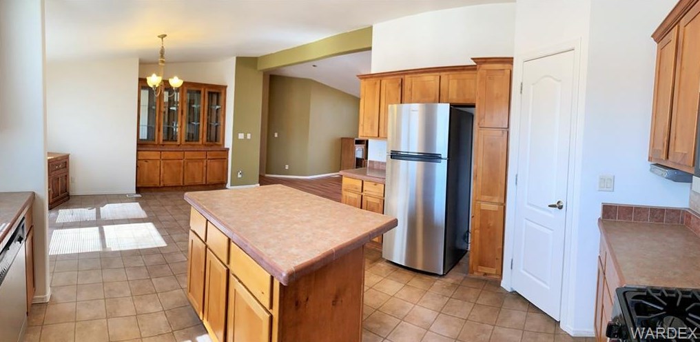 2710 Calle Cedral, Kingman AZ 86409-8319 exterior