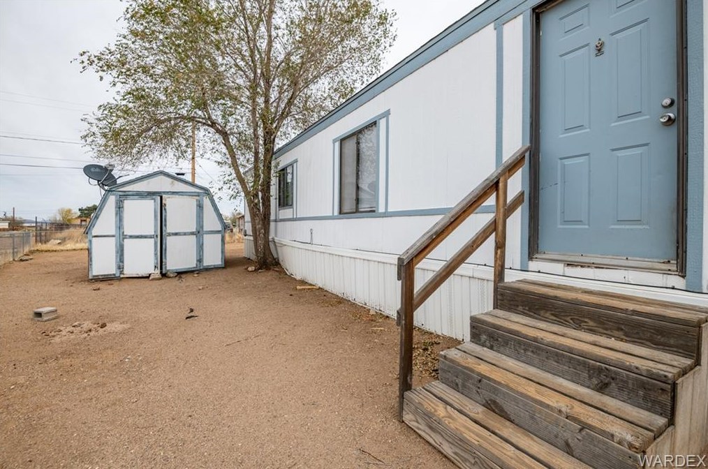 3299 Devlin Ave, Kingman AZ 86409-2200 exterior