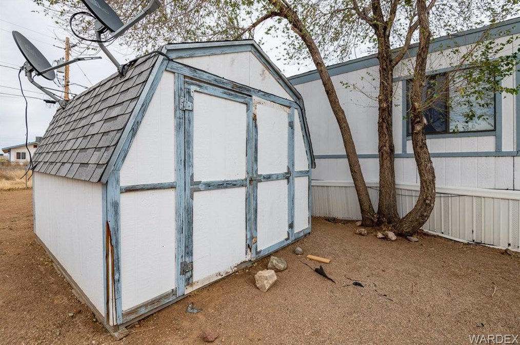 3299 Devlin Ave, Kingman AZ 86409-2200 exterior