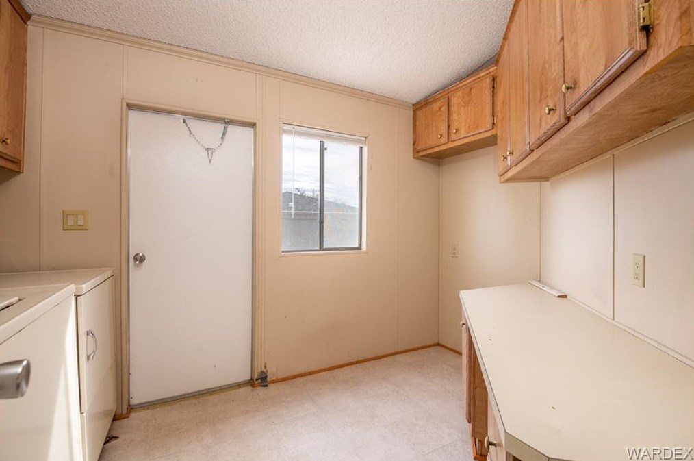 3299 Devlin Ave, Kingman AZ 86409-2200 exterior