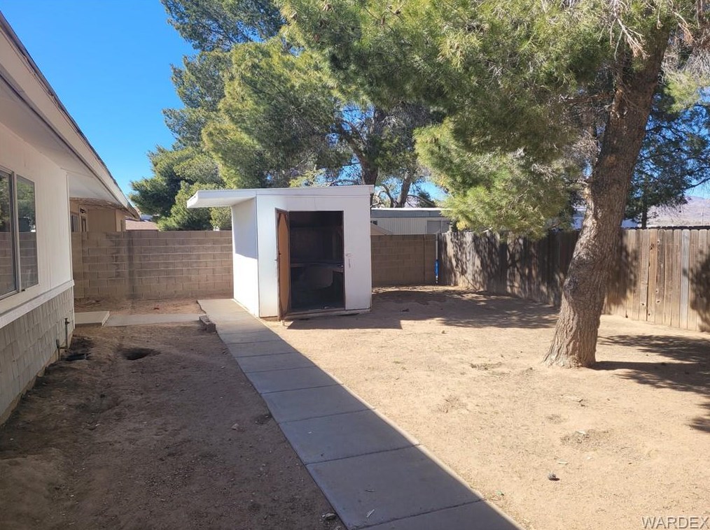 3865 Roosevelt St, Kingman AZ 86409-2673 exterior