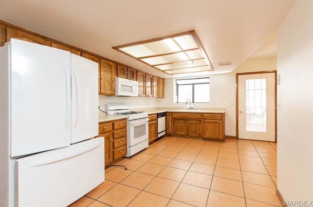 3585 Wl St, Kingman AZ 86409-3020 exterior