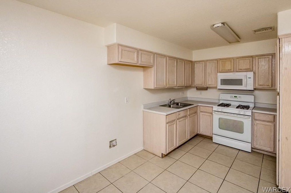 2890 Alpha St, Kingman AZ 86401-5380 exterior