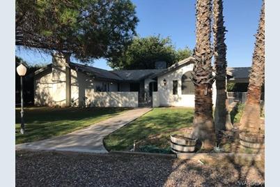 4828 Steinke Drive - Photo 1