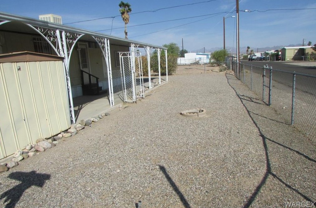 2050 Diamond Dr, Bullhead City AZ  86442-5439 exterior