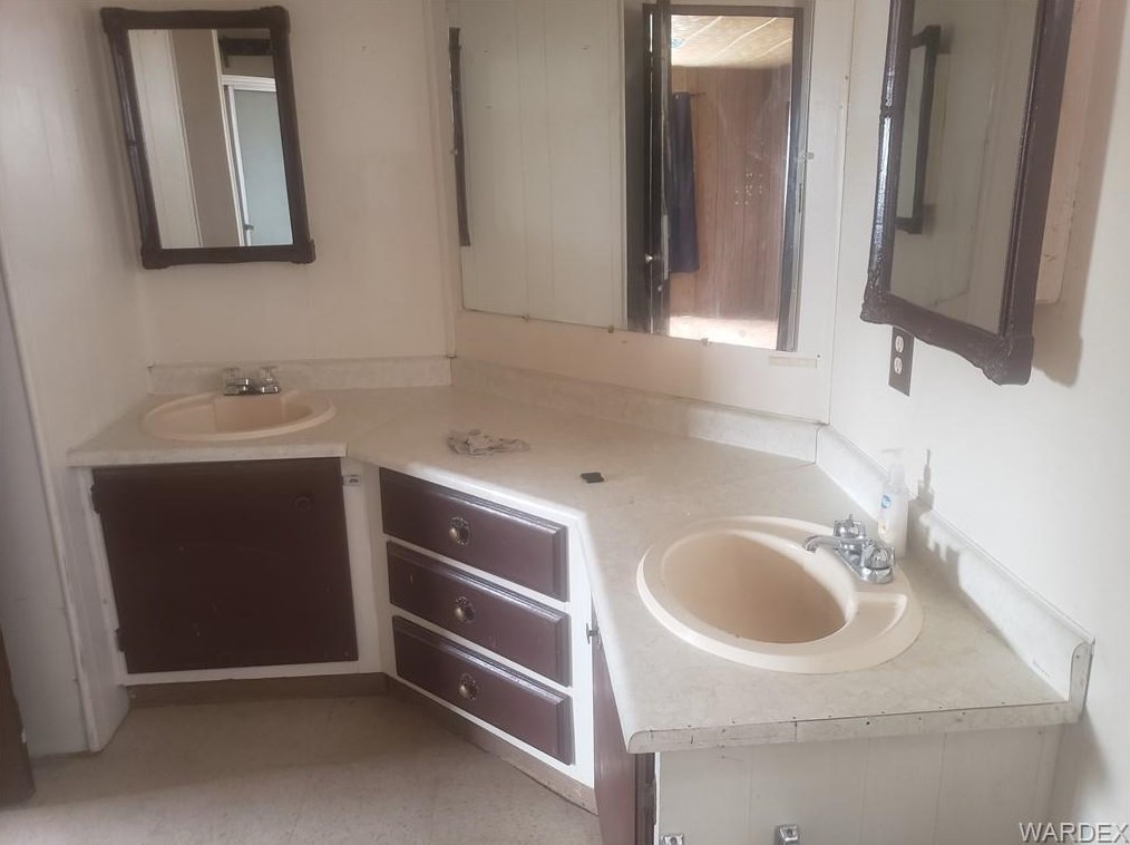 2570 Devlin Ave, Kingman AZ 86409-2208 exterior