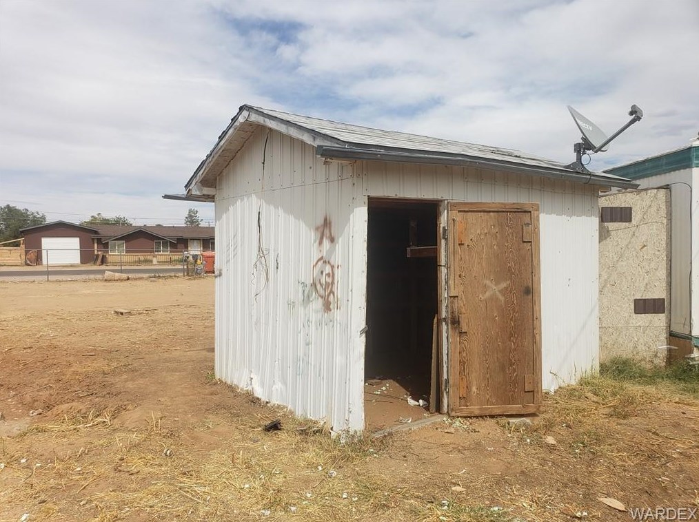 2570 Devlin Ave, Kingman AZ 86409-2208 exterior