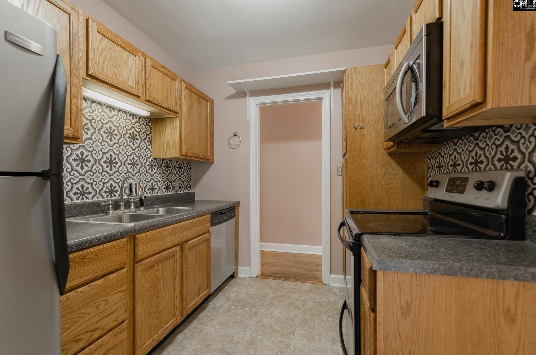 15 Holiday Cir, Columbia SC  29206-1020 exterior