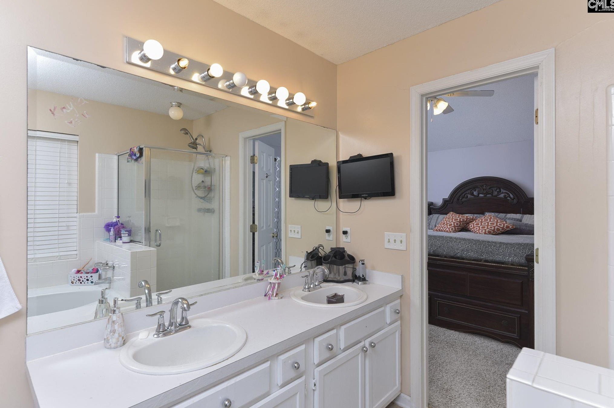 160 Chippenham Cir, Columbia SC 29210-3843 exterior