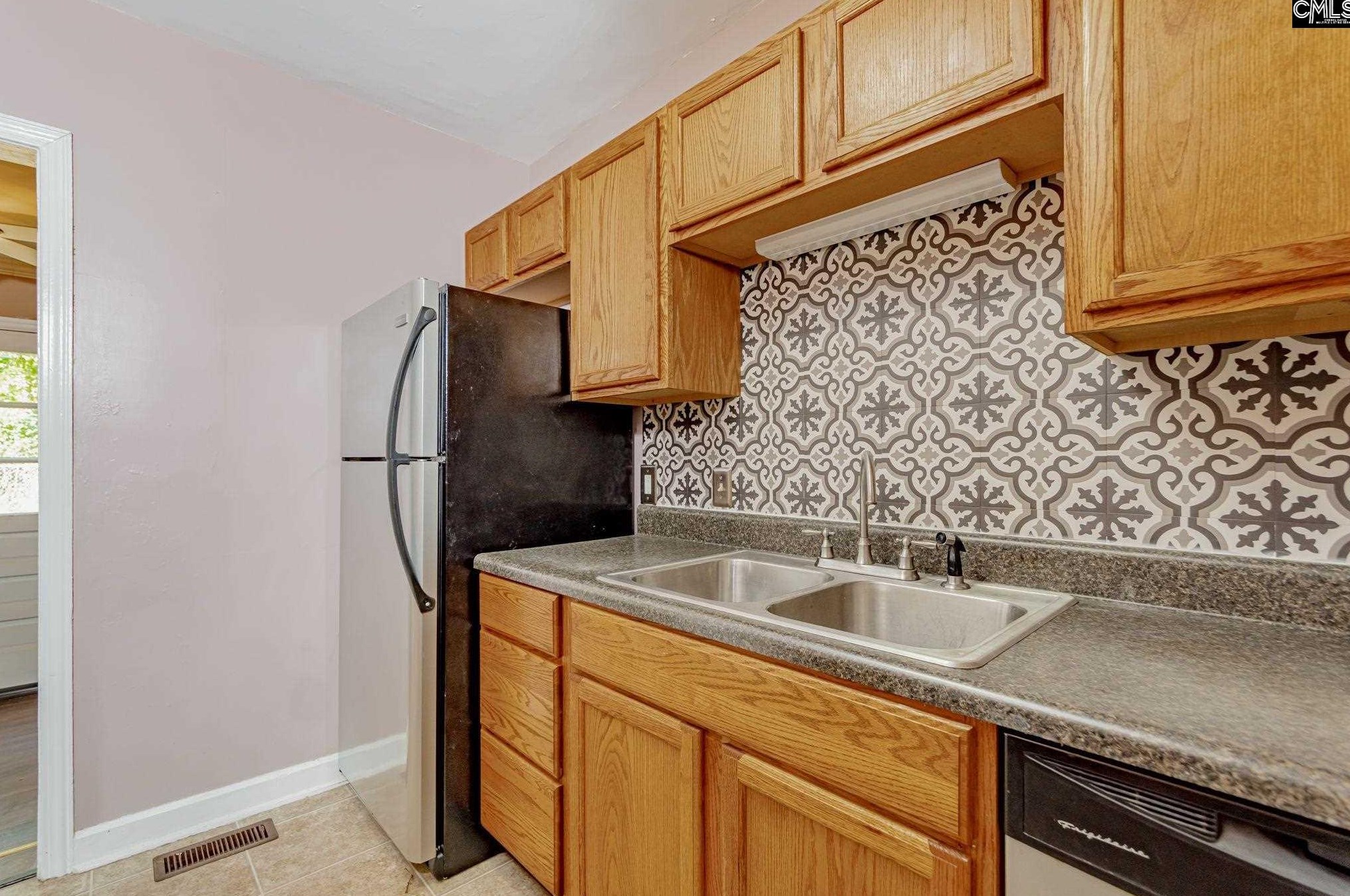 15 Holiday Cir, Columbia SC  29206-1020 exterior