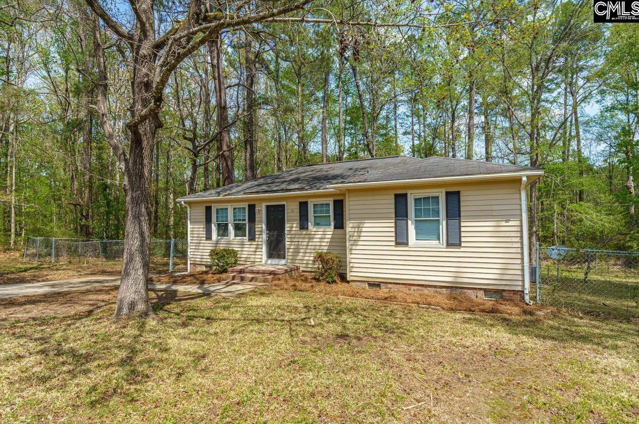 13 Dresden Cir, Columbia SC  29203-9579 exterior