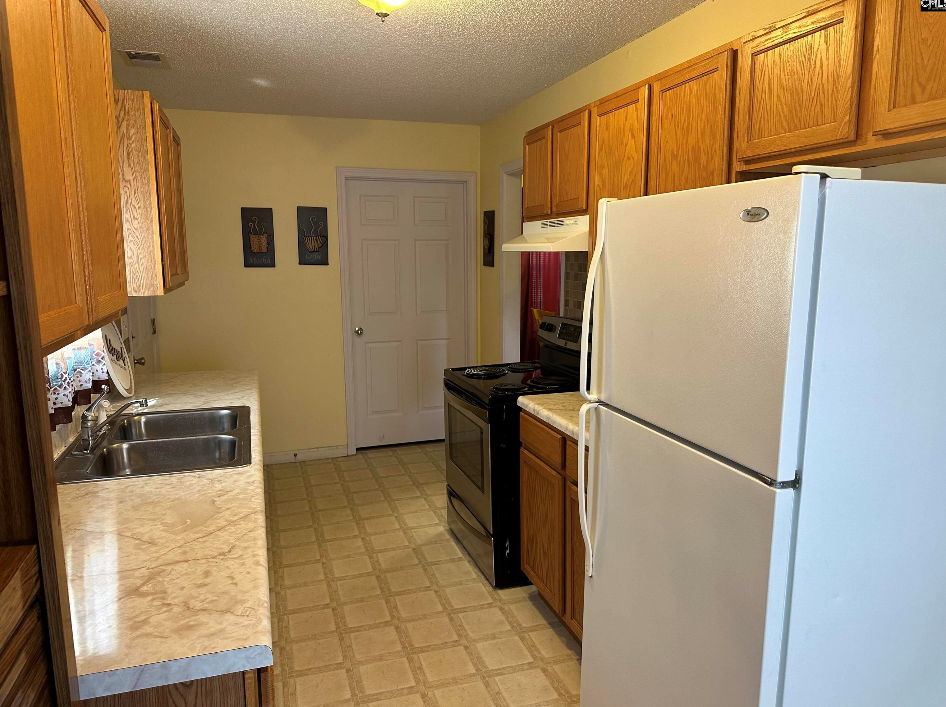 1036 Rockyknoll Dr, Columbia SC  29203-1114 exterior