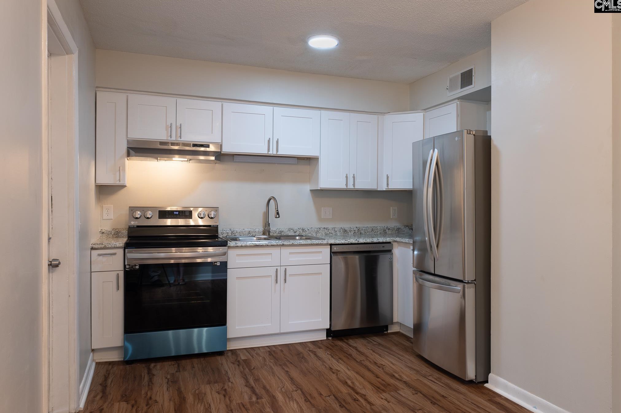 1837 Tall Pne Cir, Columbia SC 29205-4935 exterior