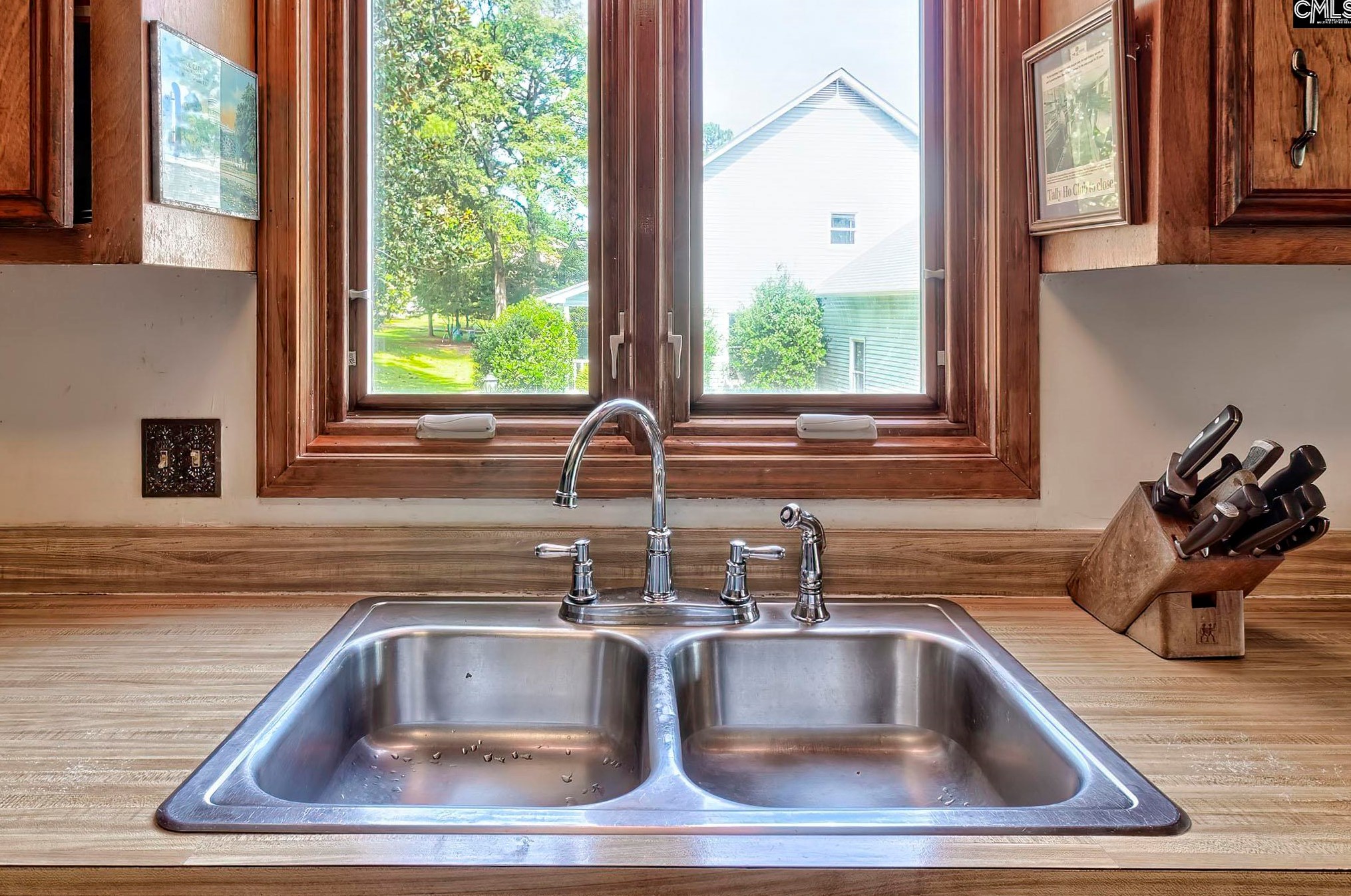 200 Spg Rd, Columbia SC 29223-7052 exterior