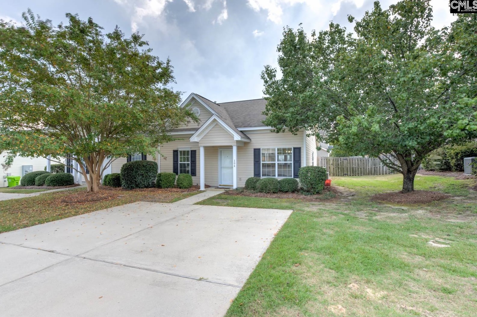 104 Avebury Ln, Columbia SC  29229-8143 exterior