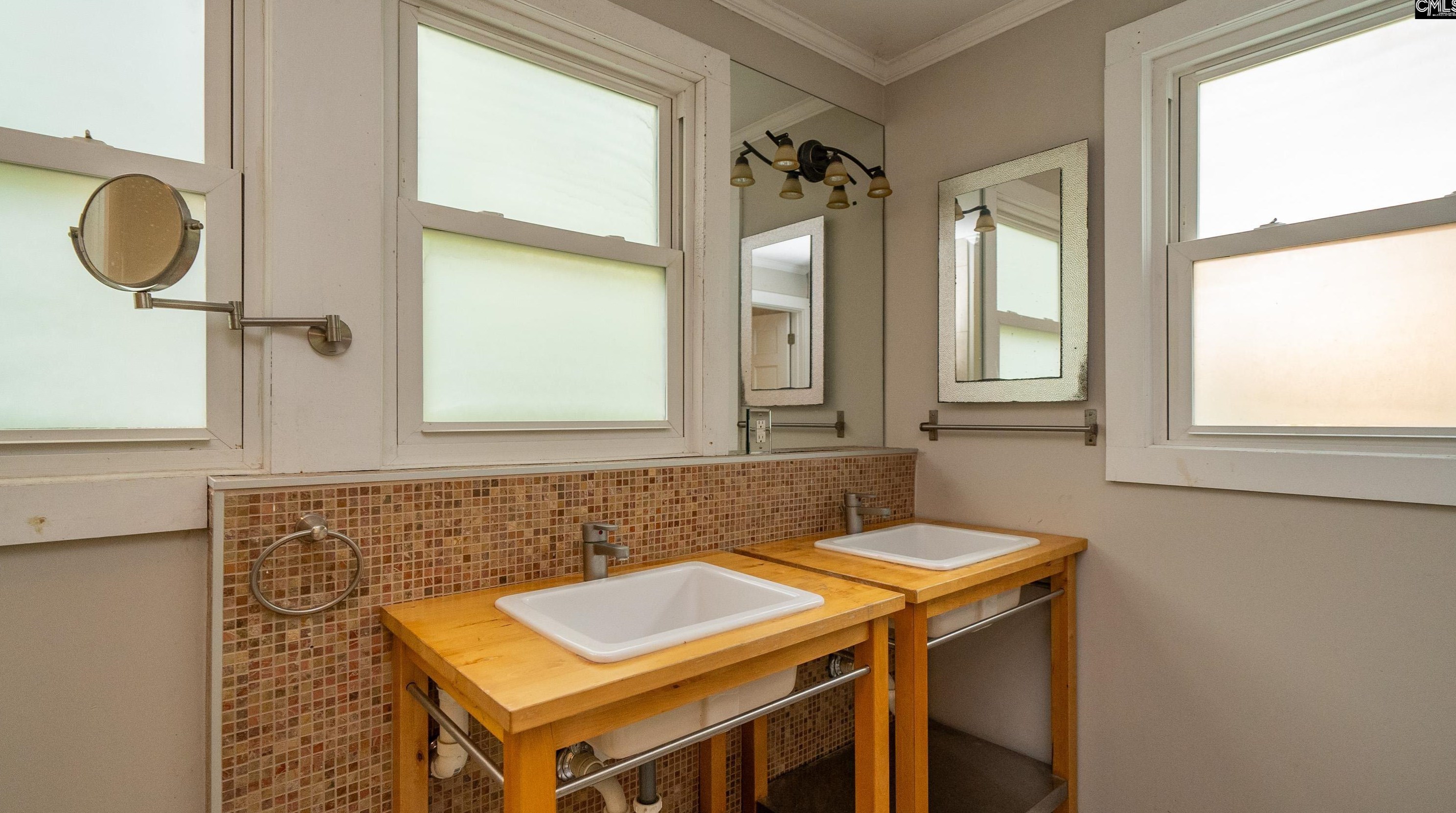 121 Academy Way, Columbia SC 29206-1445 exterior