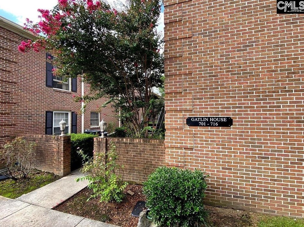 5516 Lakeshore Dr, Columbia SC  29206-4923 exterior