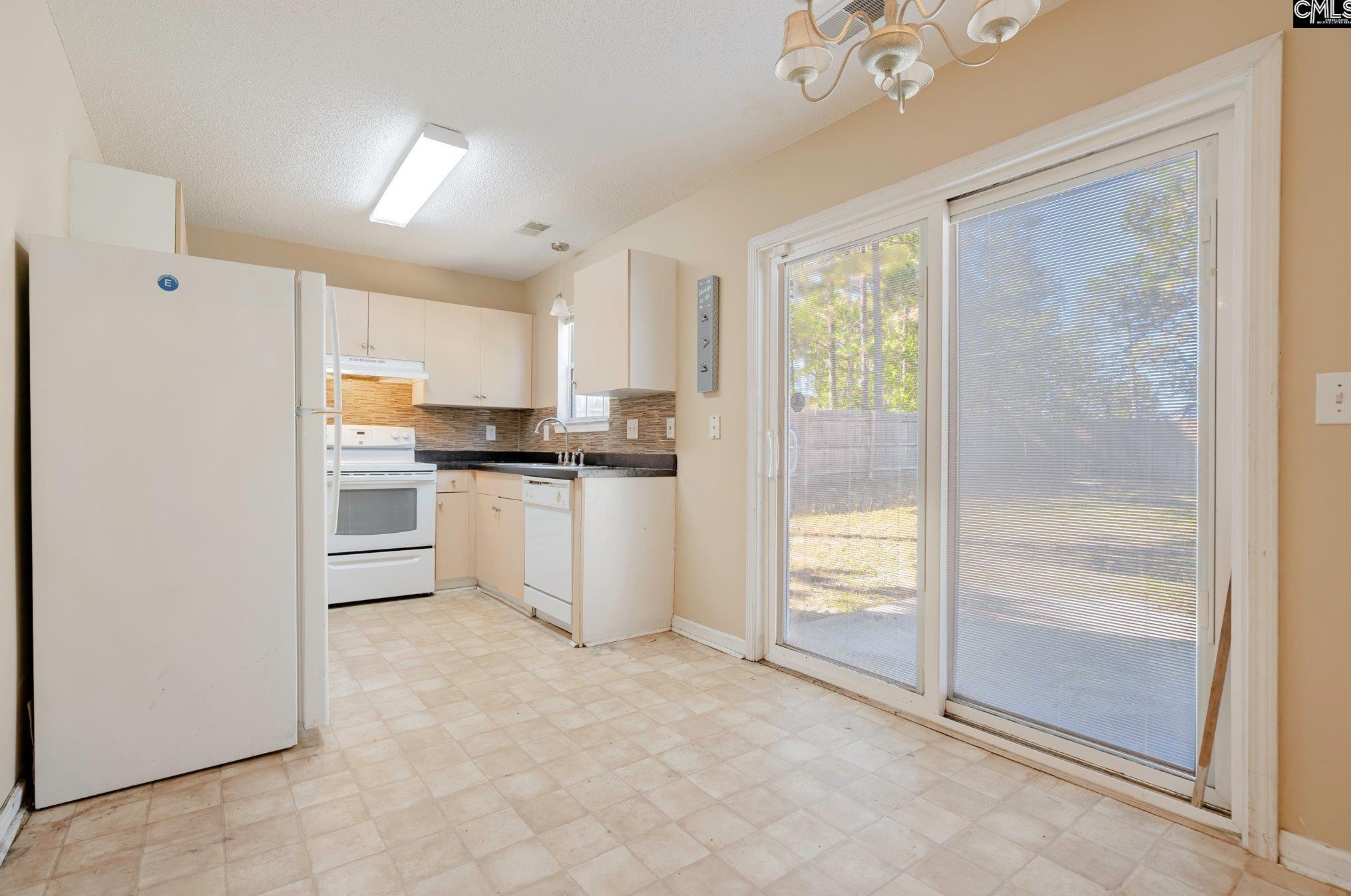 208 Gln Knl Dr, Columbia SC 29229-9245 exterior