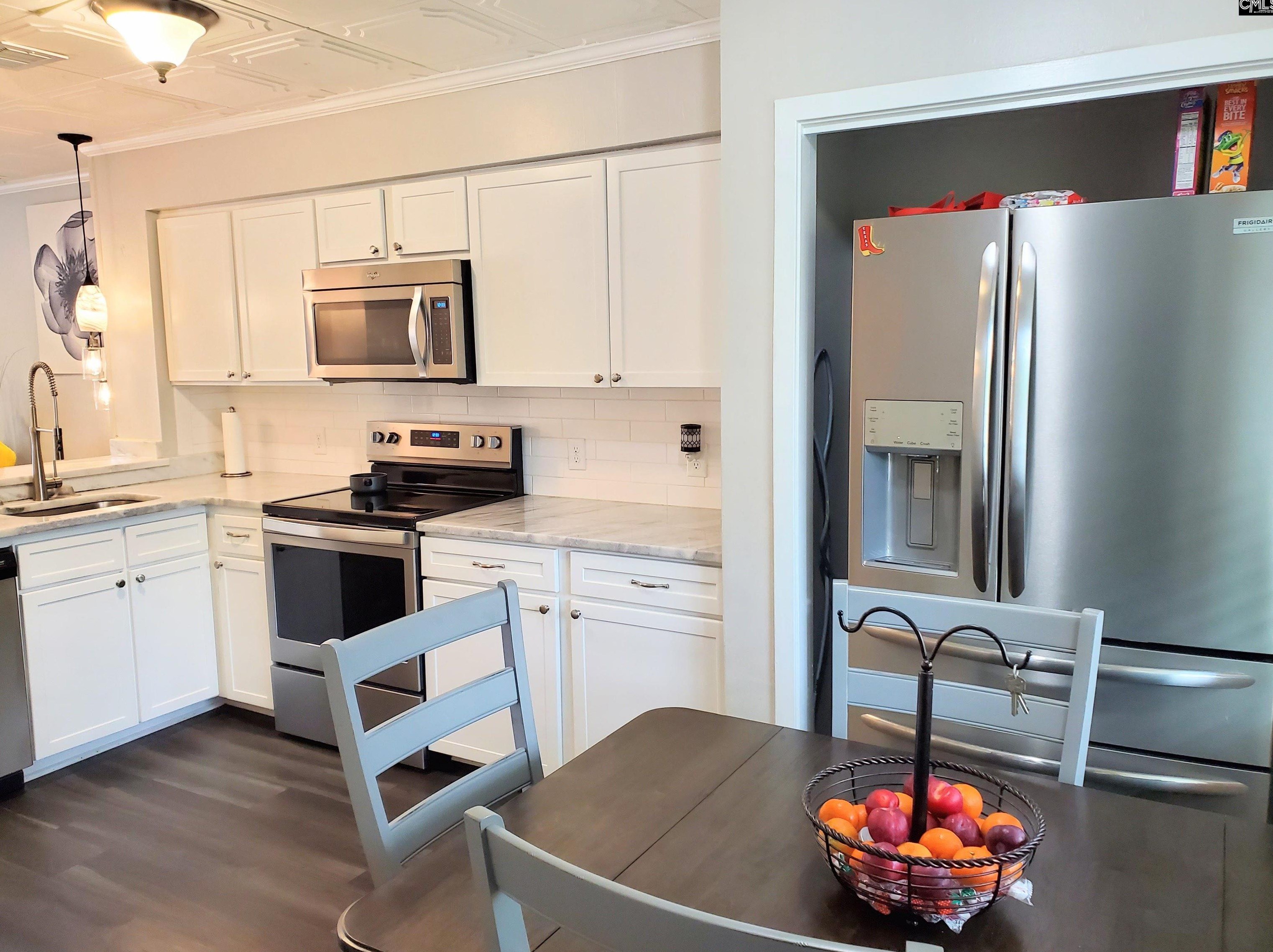 21 Canterbury Ct, Columbia SC 29210-6834 exterior