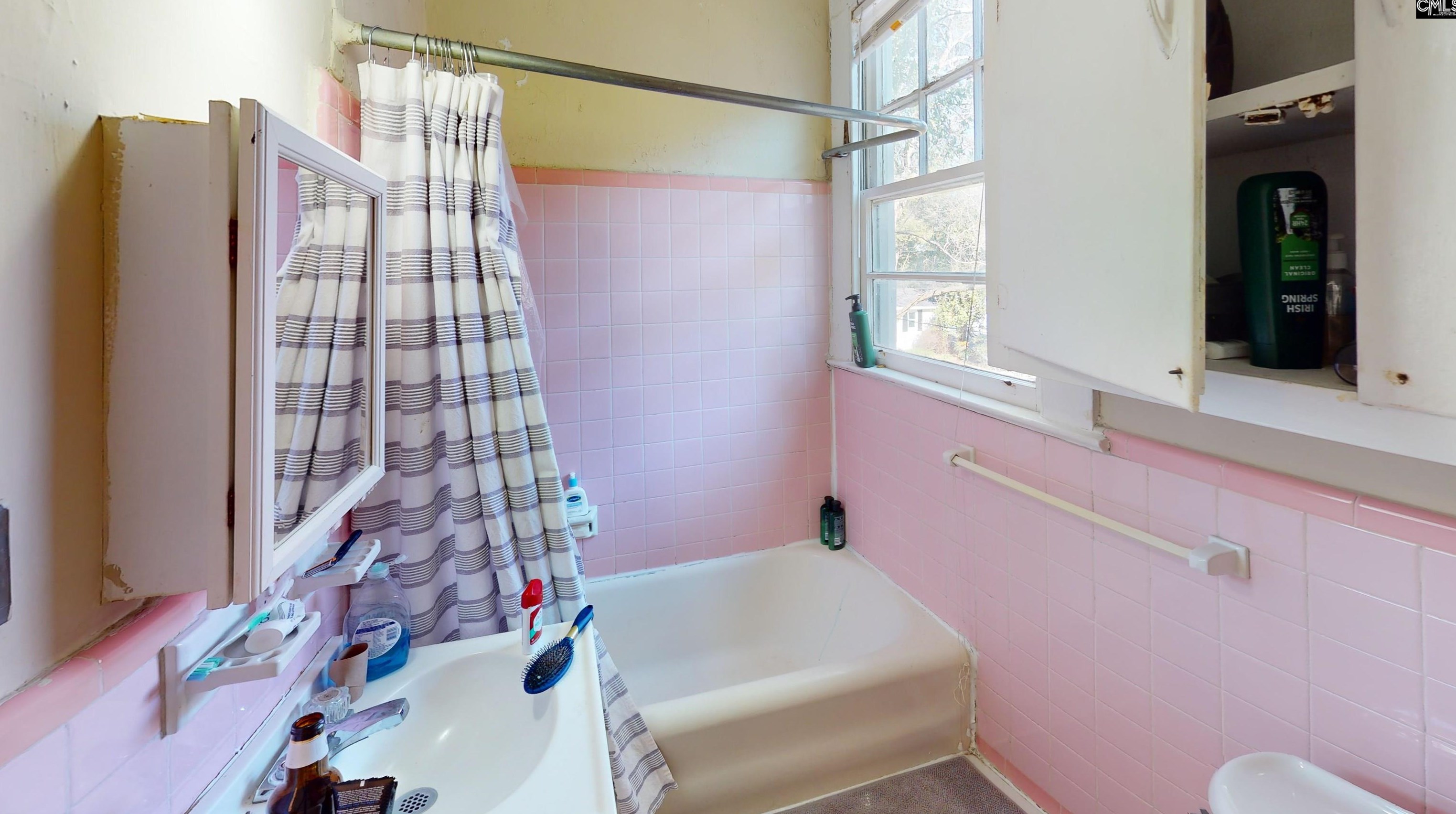 1617 Heyward St, Columbia SC 29205-3211 exterior