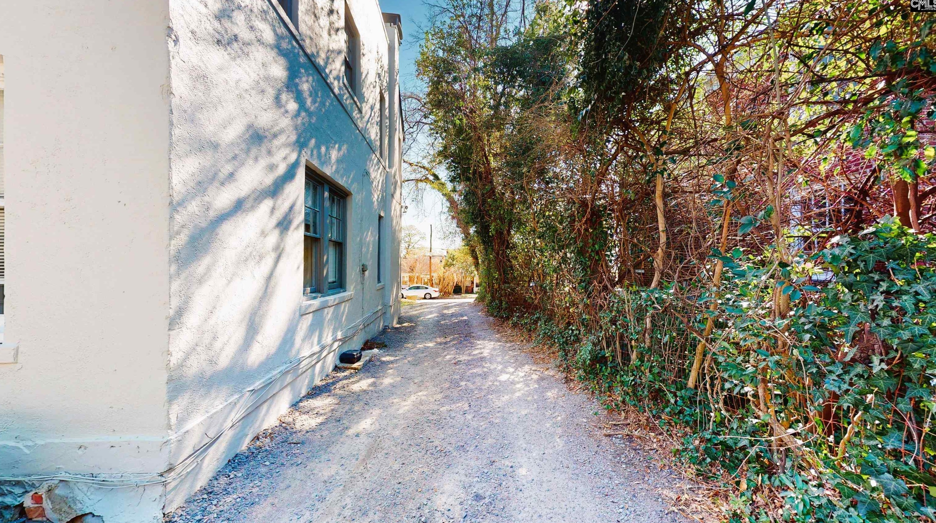 1617 Heyward St, Columbia SC 29205-3211 exterior