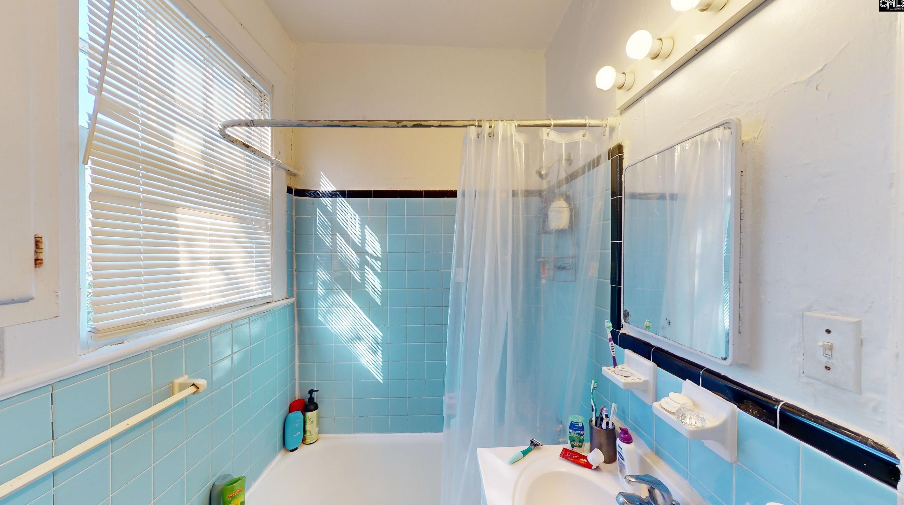 1617 Heyward St, Columbia SC 29205-3211 exterior