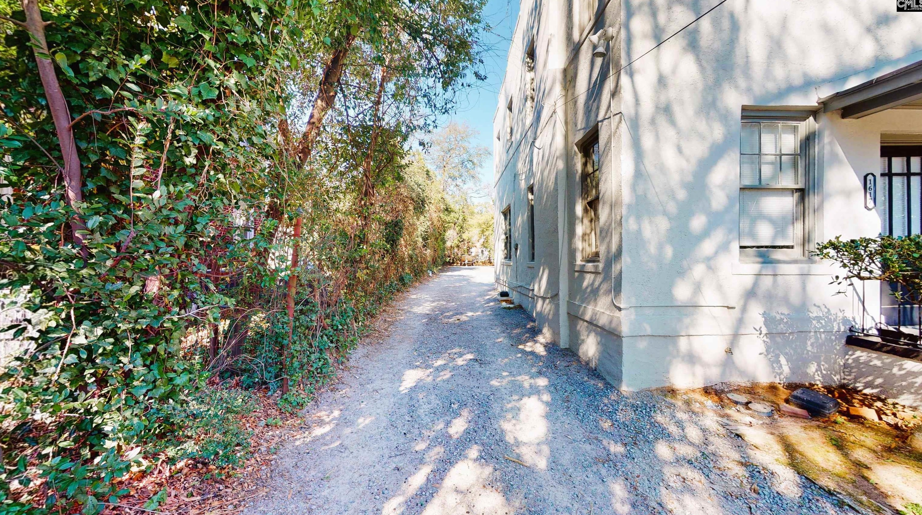 1617 Heyward St, Columbia SC 29205-3211 exterior