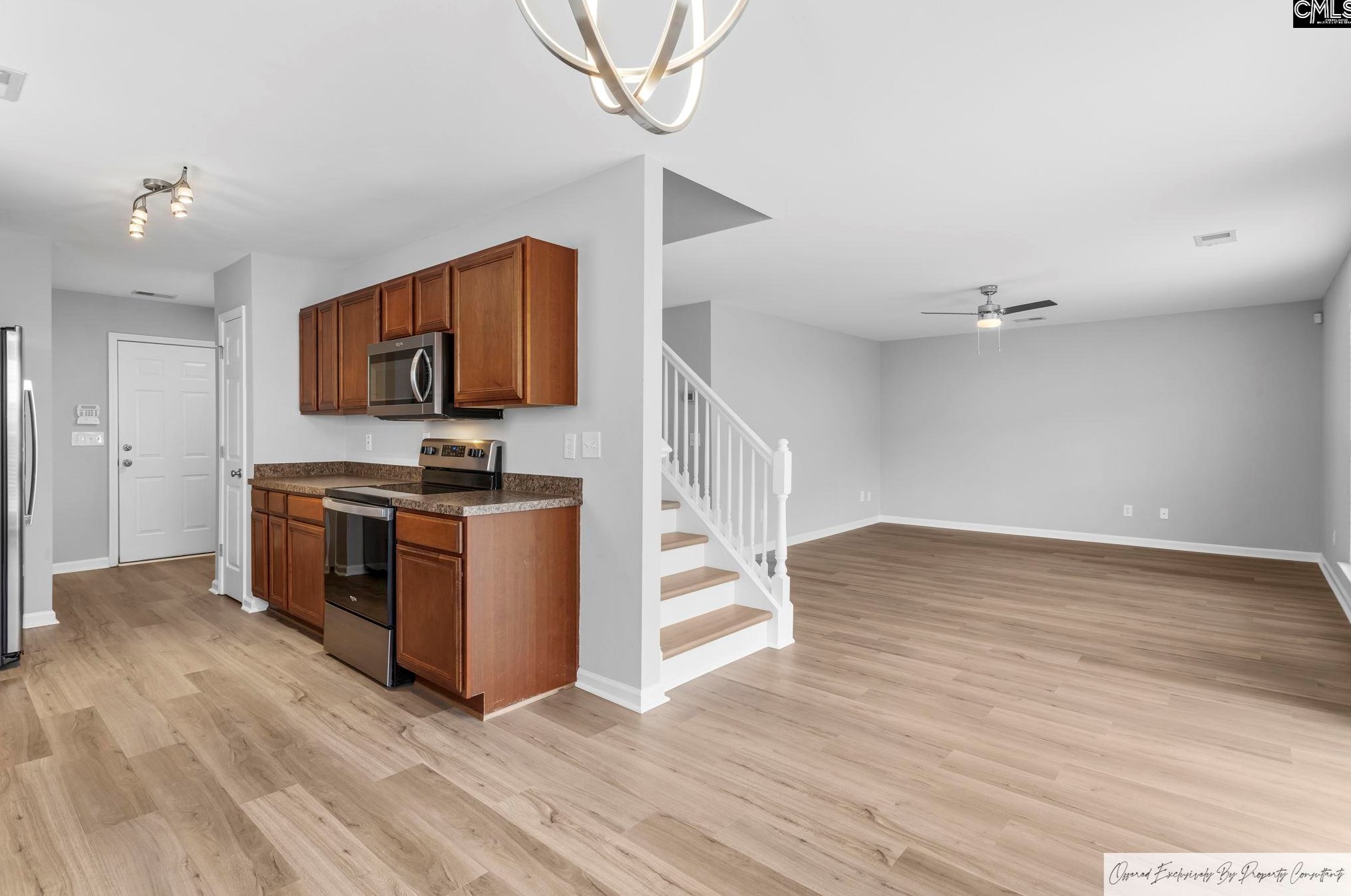 827 Chablis Dr, Columbia SC  29210-3525 exterior