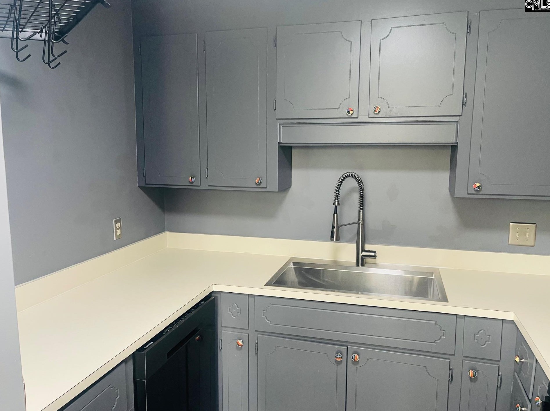 101 Vlg Walk, Columbia SC 29209-2168 exterior