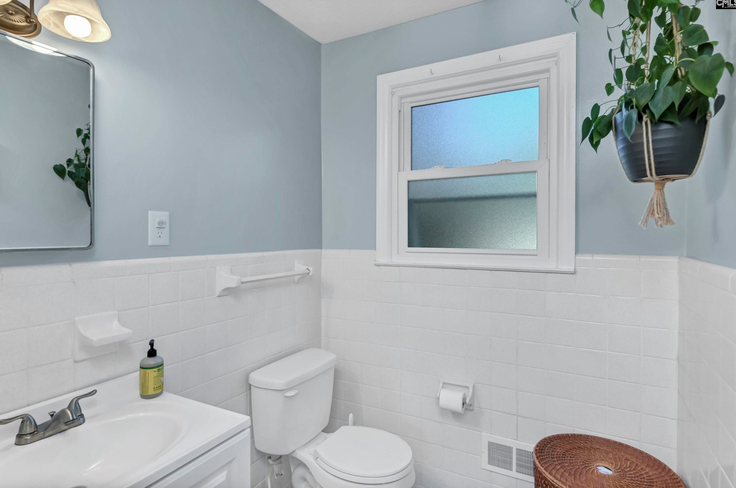 3549 Lynhaven Dr, Columbia SC  29204-4412 exterior