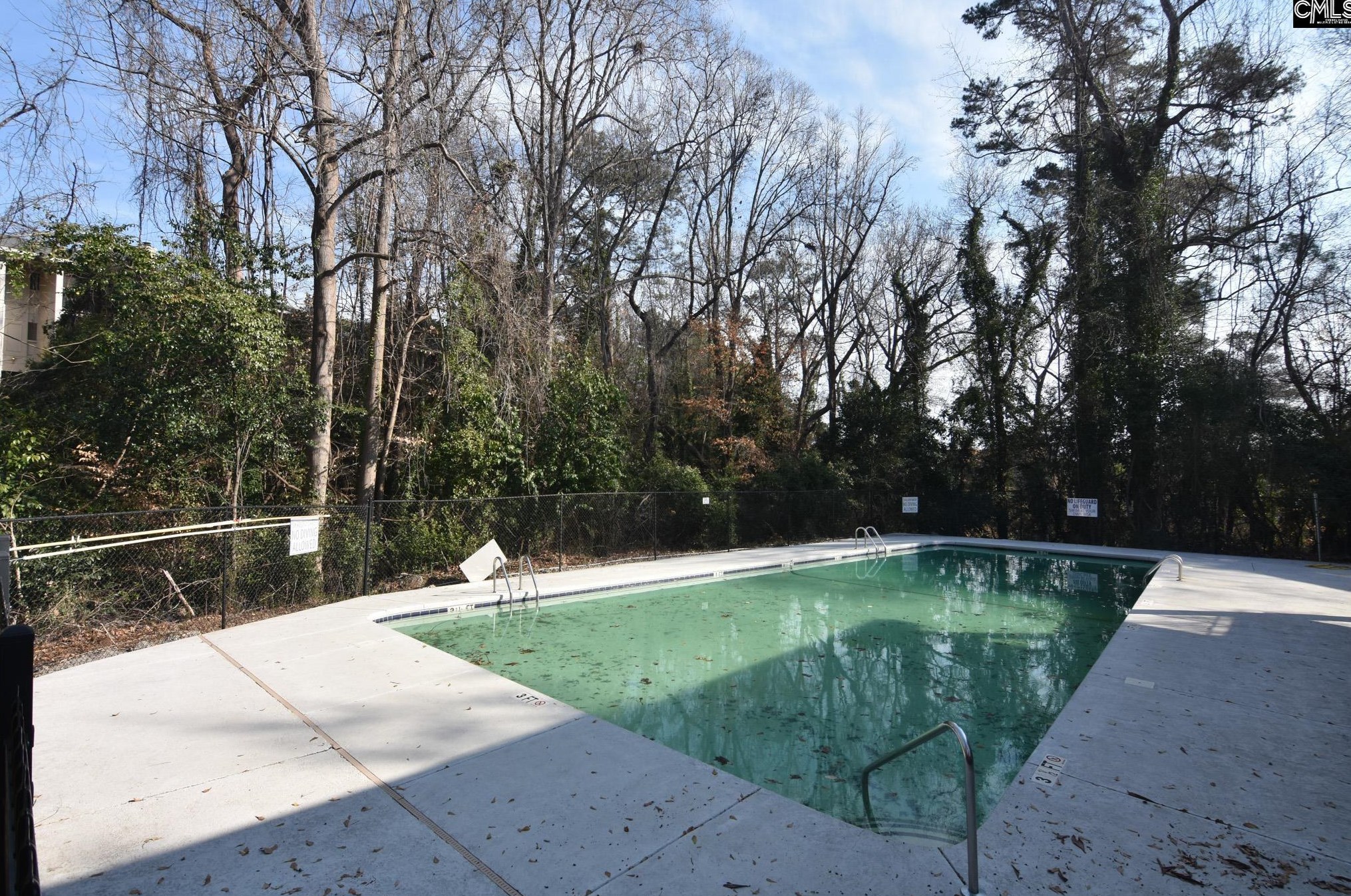 601 Riverhill Cir, Columbia SC  29210-8130 exterior