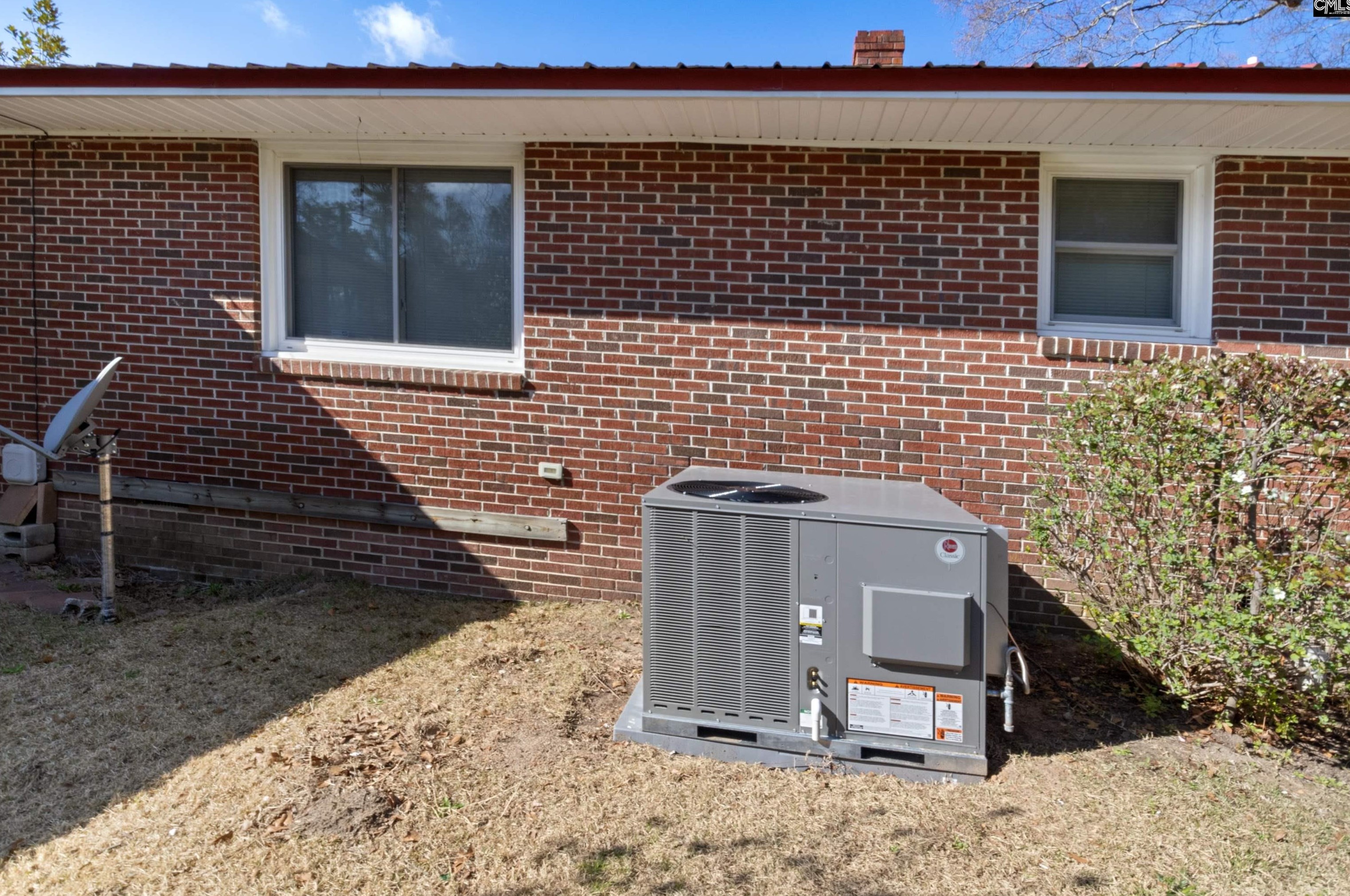 1440 Leesburg Rd, Columbia SC 29209-2970 exterior