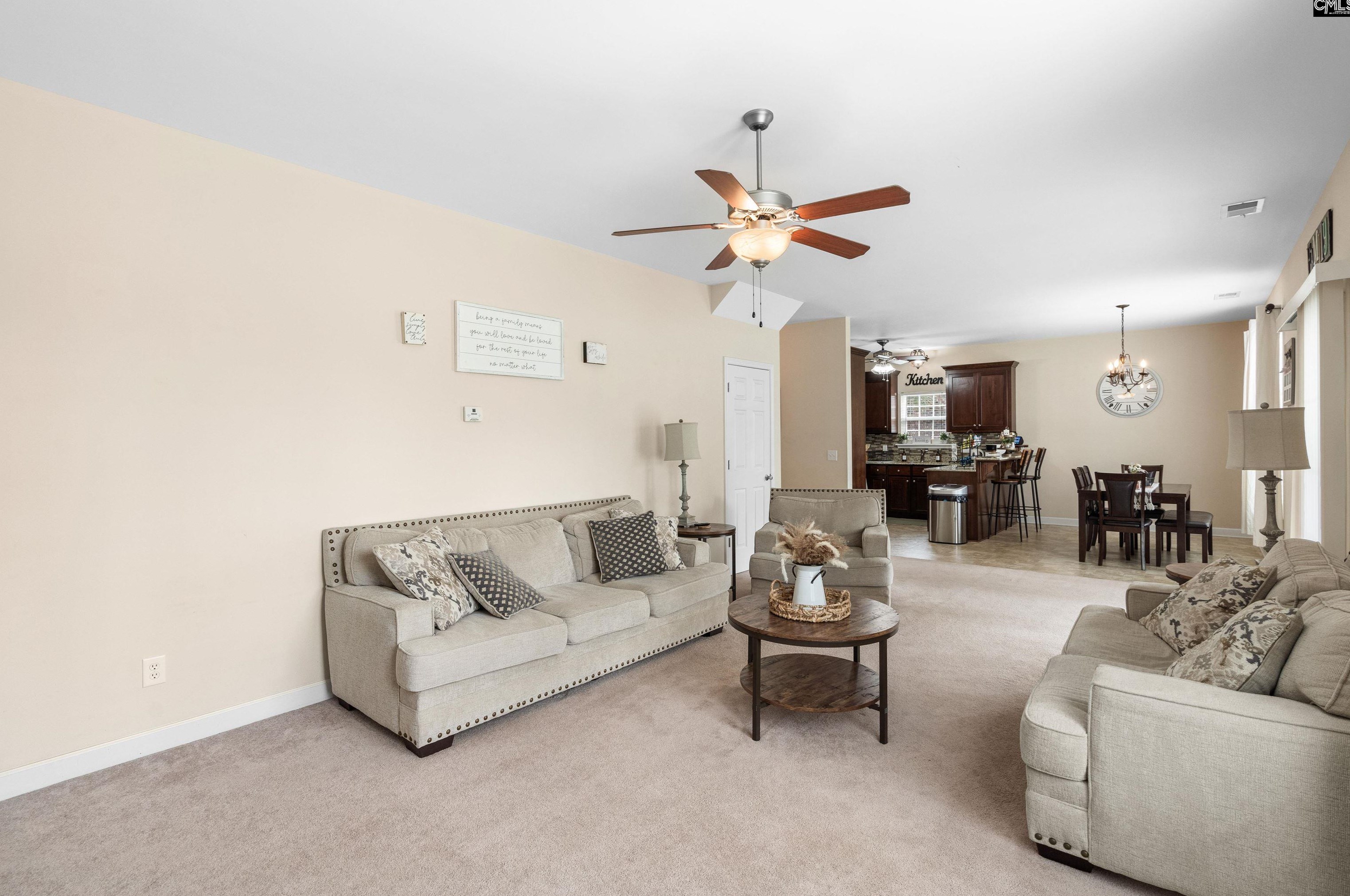 11 Heatherwood Dr, Lugoff SC  29078-7103 exterior