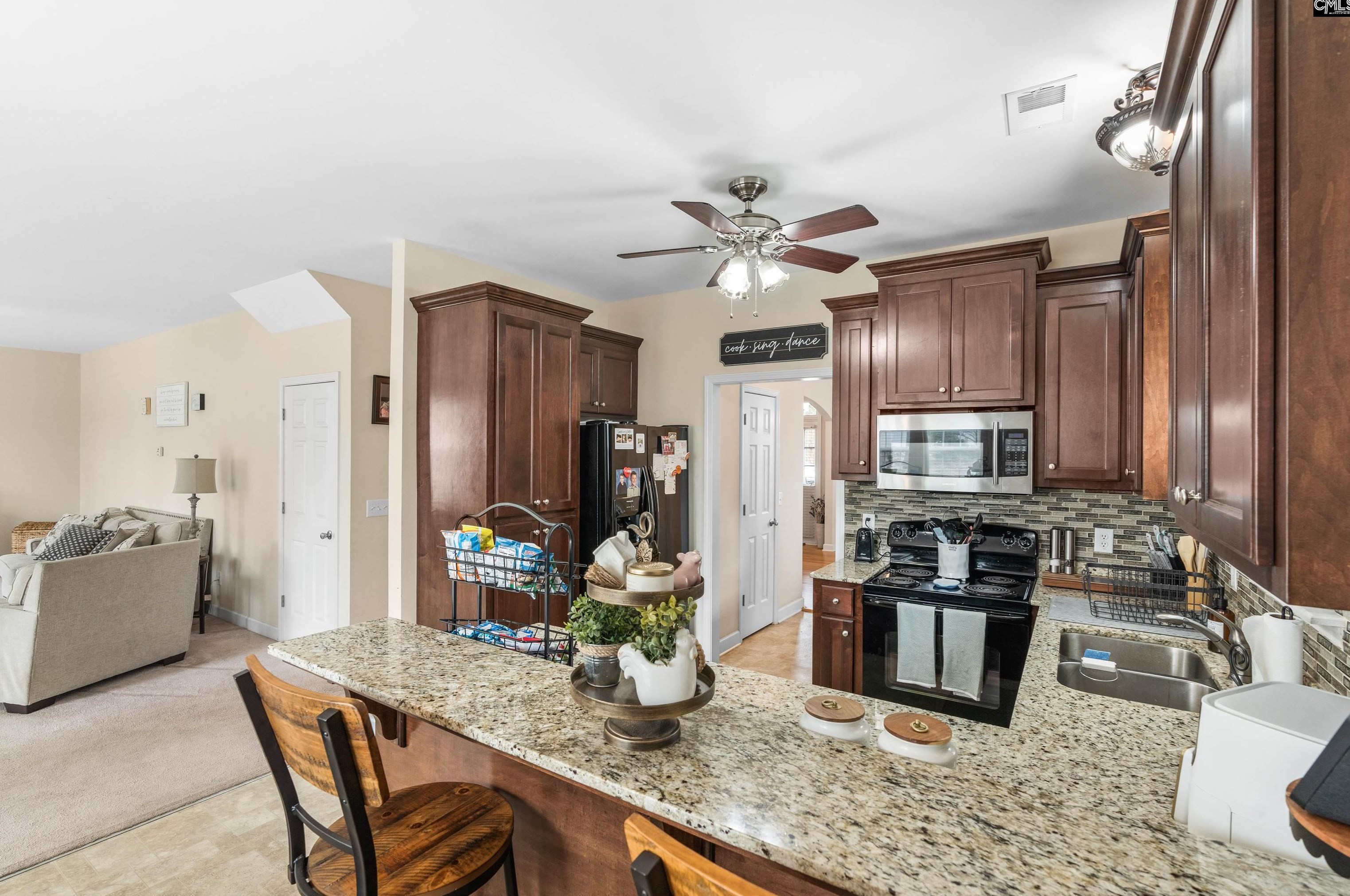 11 Heatherwood Dr, Lugoff SC  29078-7103 exterior