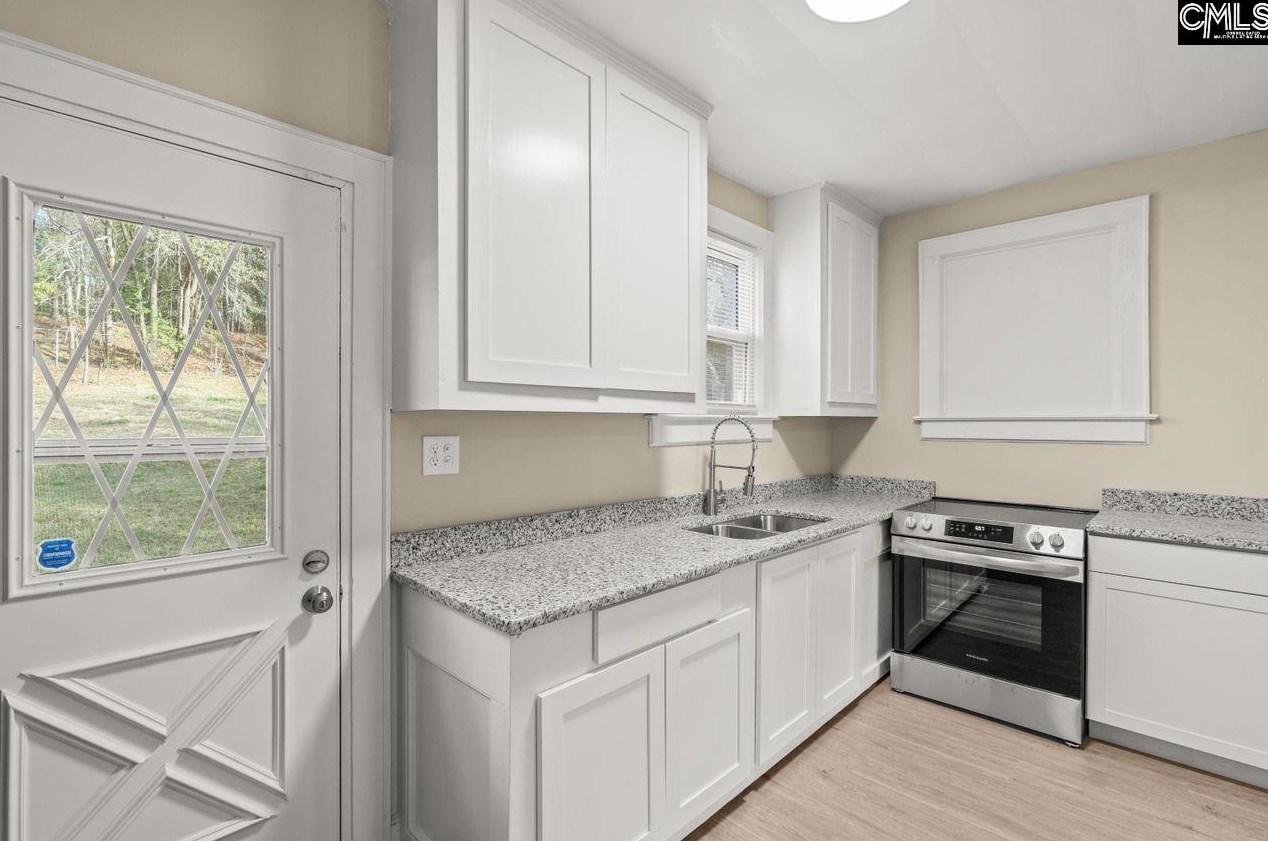 1619 Winyah Dr, Columbia SC  29203-2928 exterior