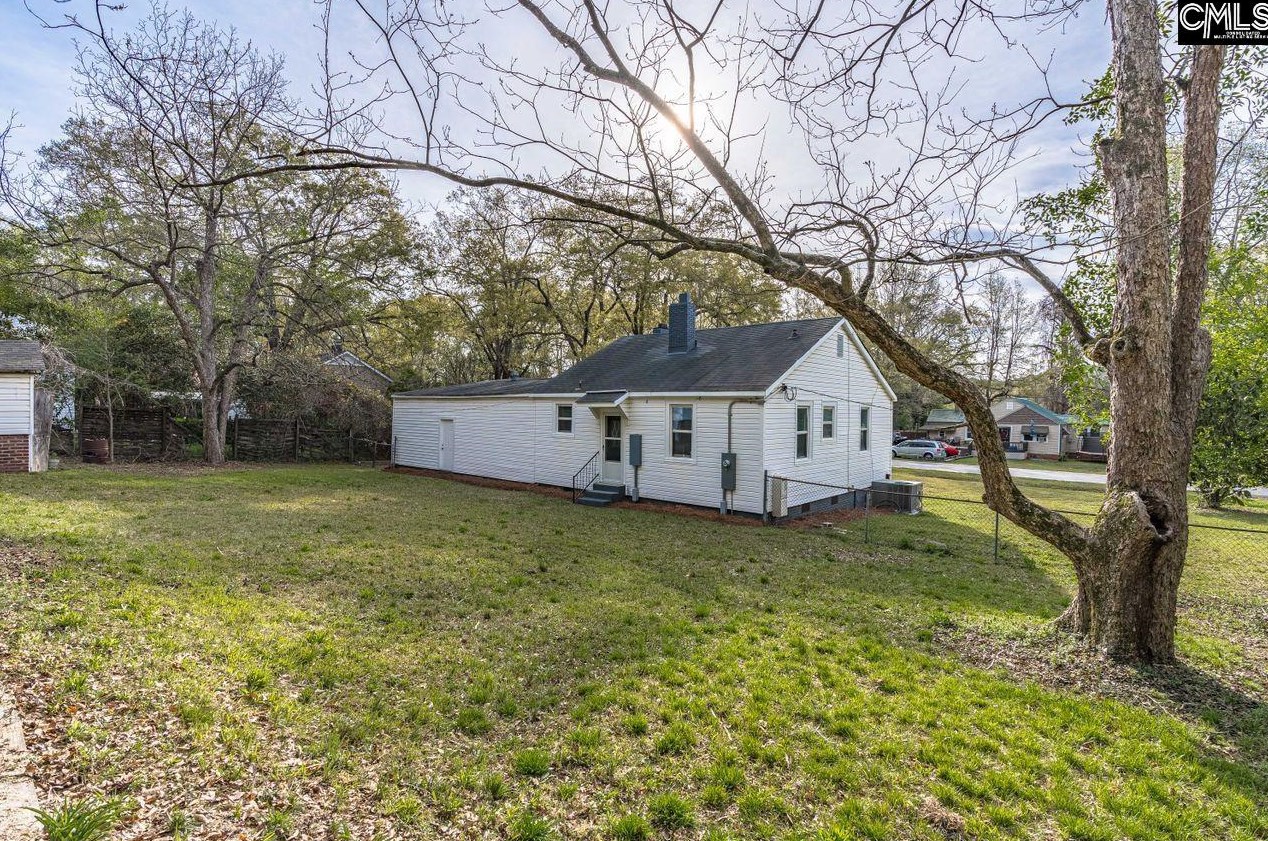 1619 Winyah Dr, Columbia SC  29203-2928 exterior