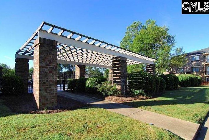 1223 Old Mnr Rd, Columbia SC 29210-6522 exterior