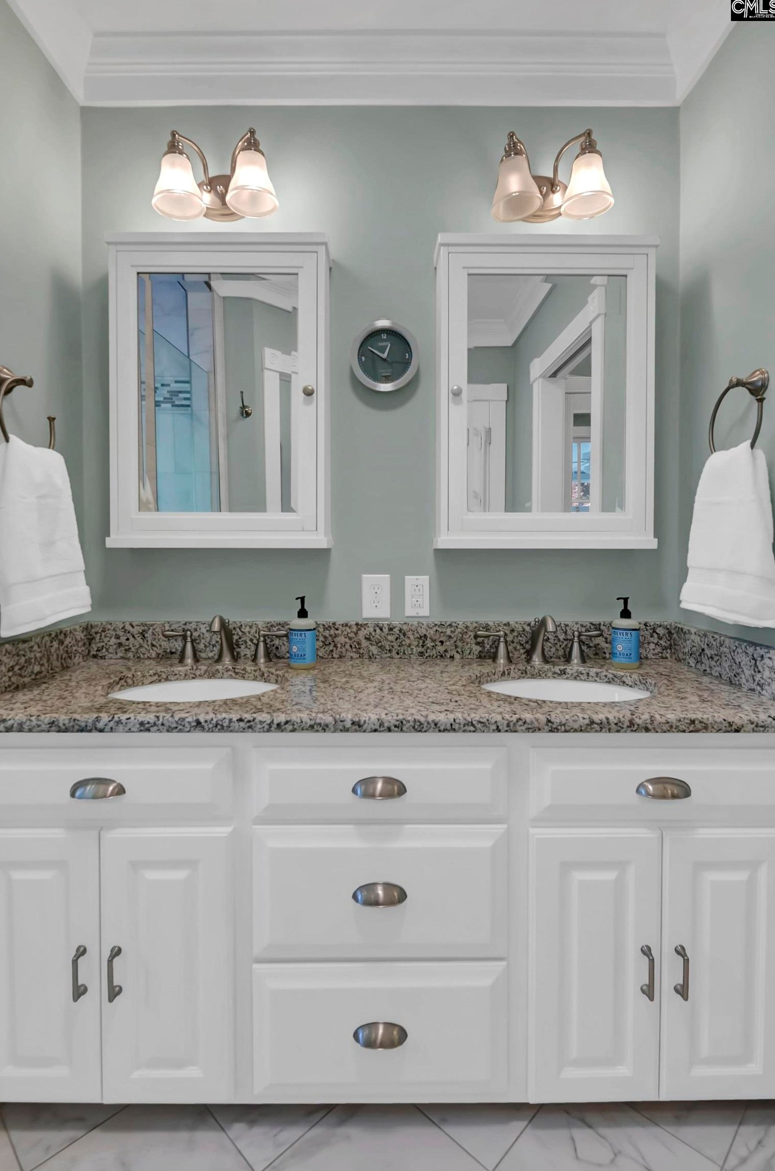 2714 Kiawah Ave, Columbia SC 29205-3168 exterior