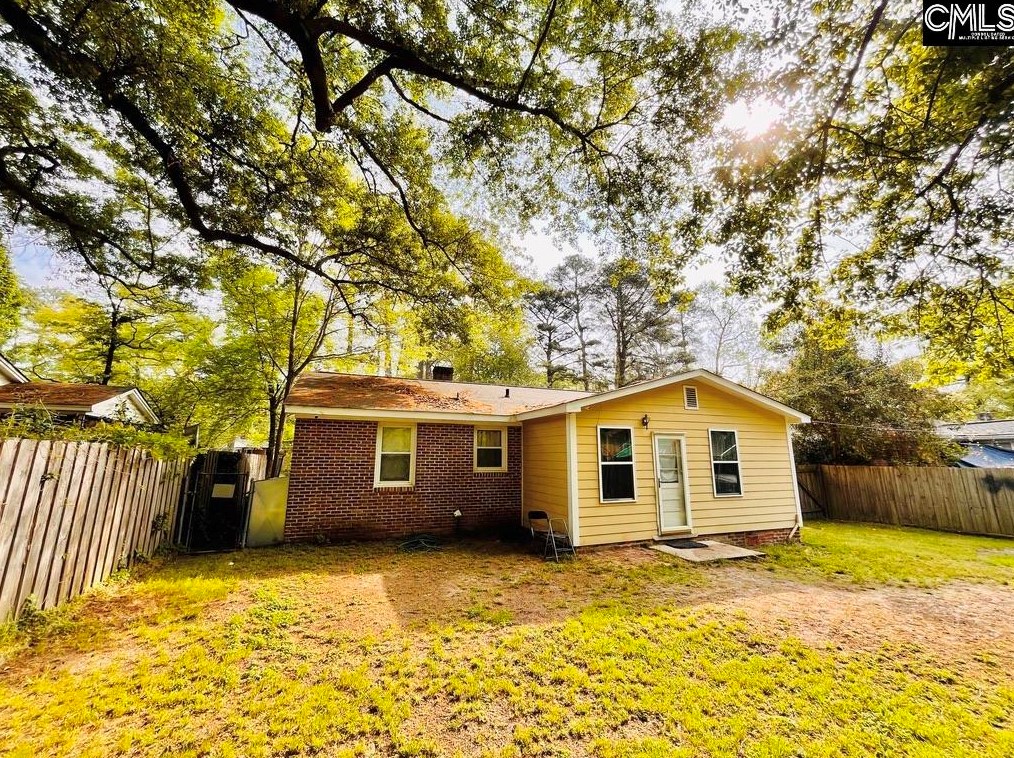 15 Holiday Cir, Columbia SC  29206-1020 exterior