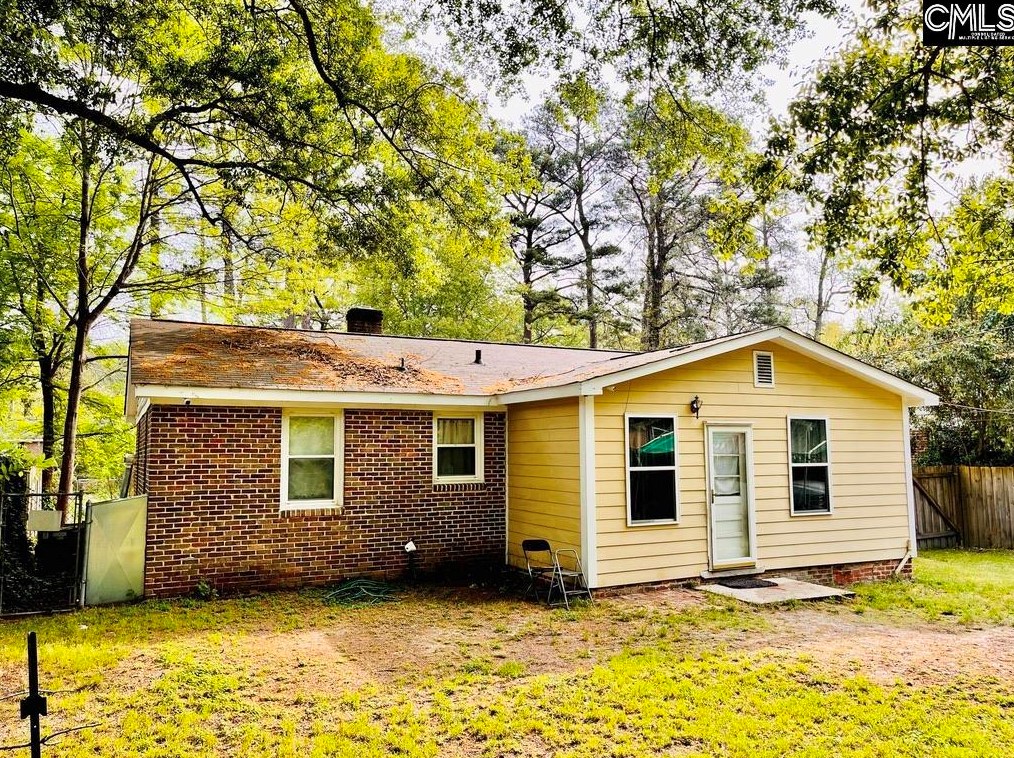 15 Holiday Cir, Columbia SC  29206-1020 exterior