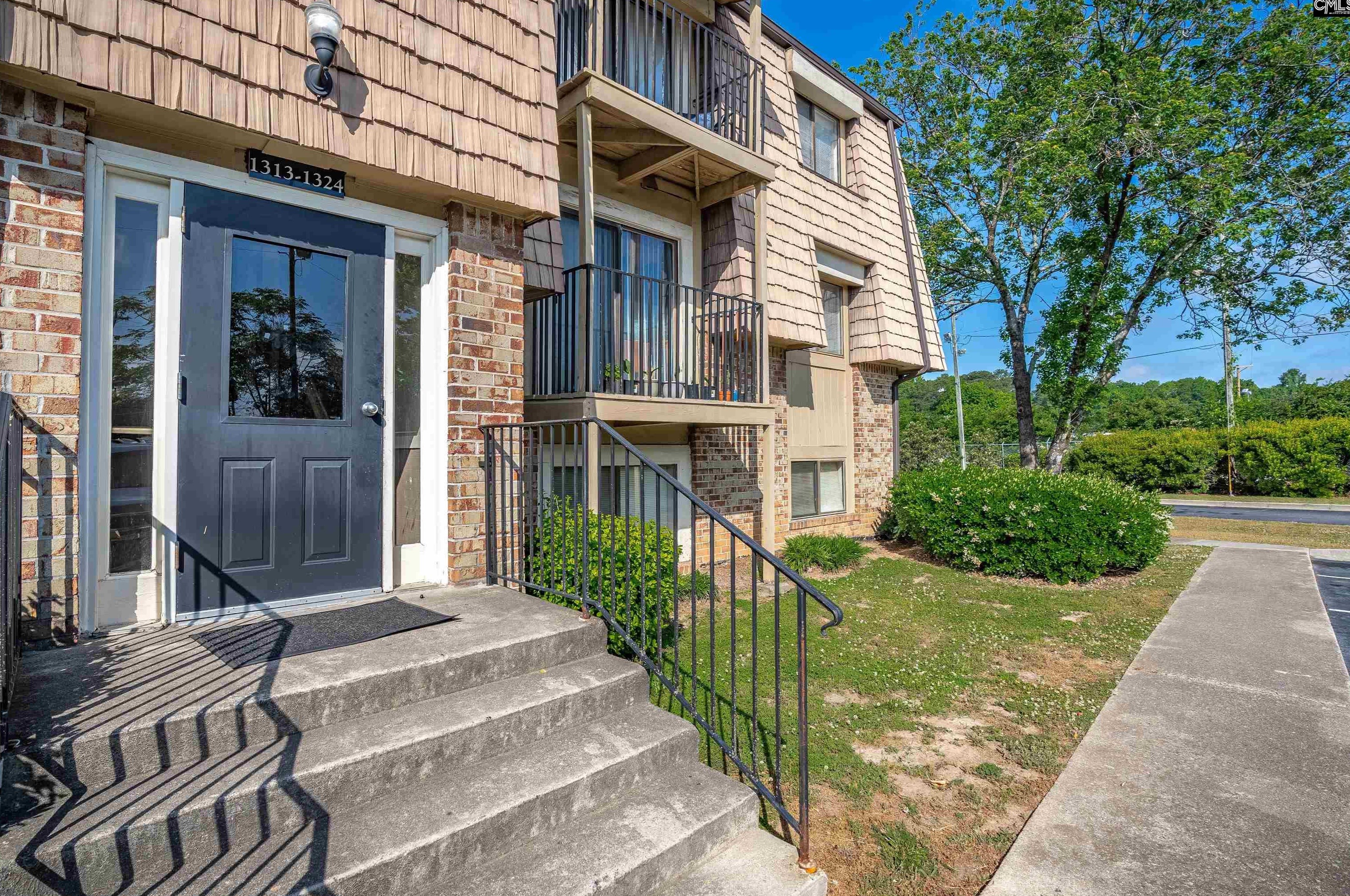 1322 Old Mnr Rd, Columbia SC 29210-6523 exterior