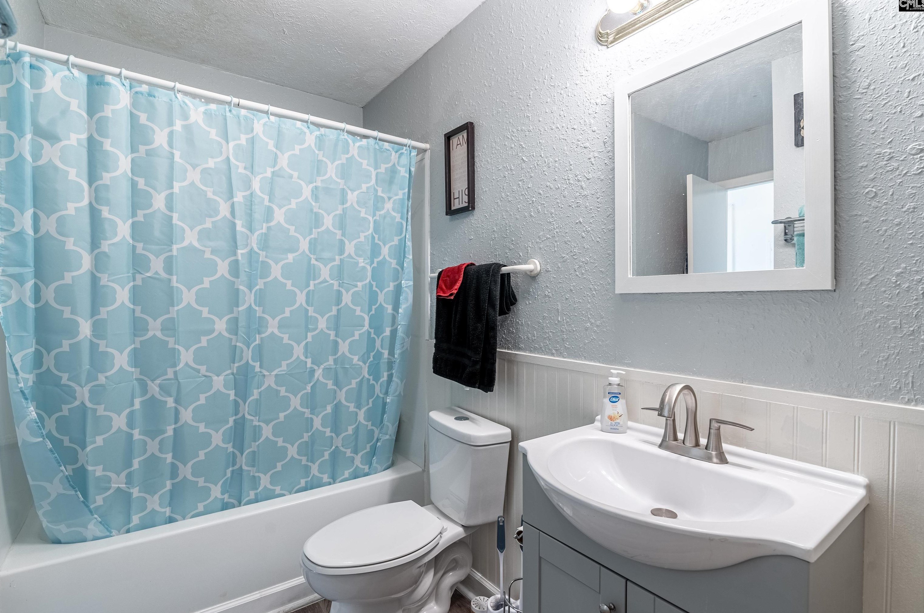 1322 Old Mnr Rd, Columbia SC 29210-6523 exterior