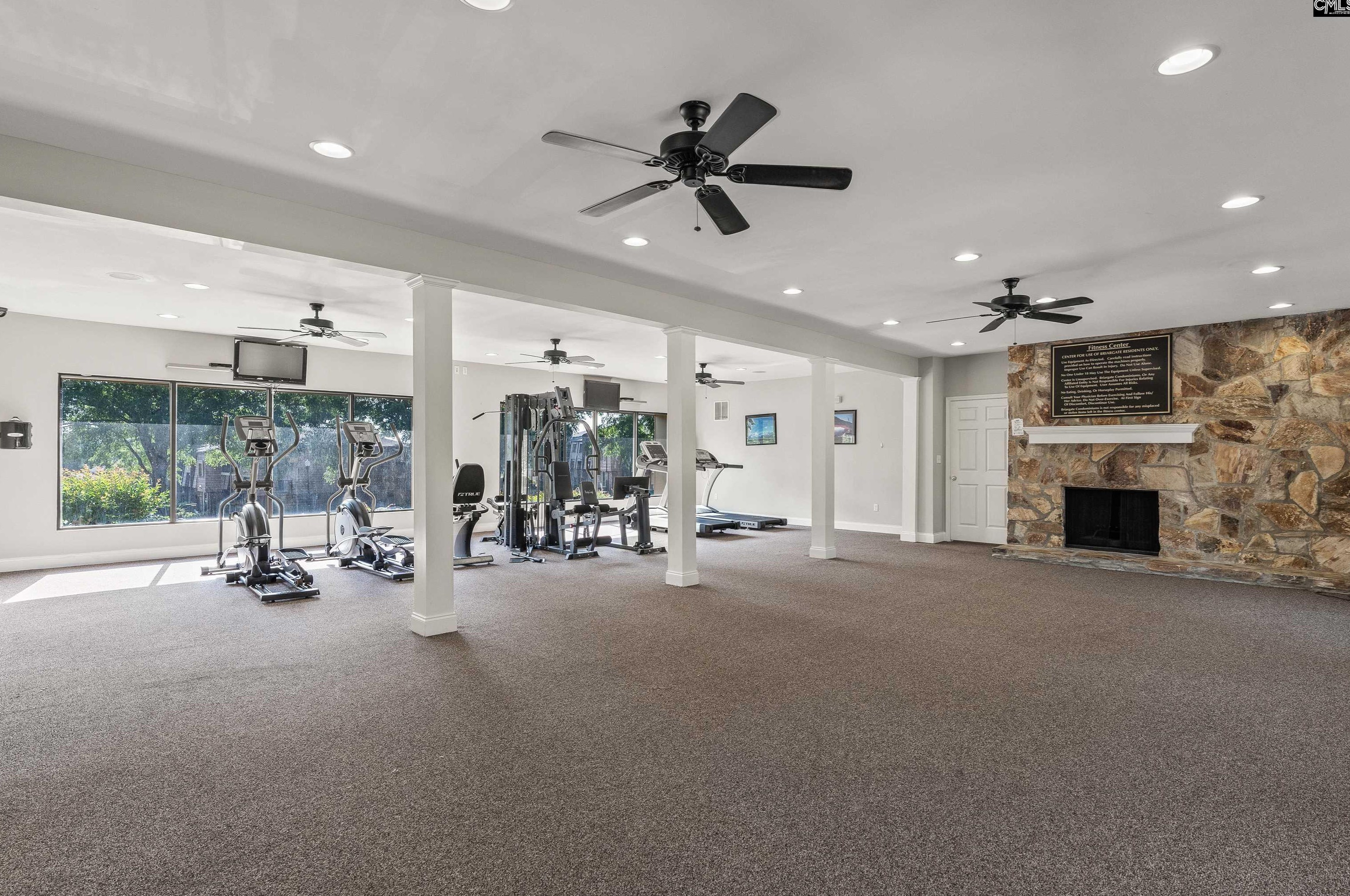 1322 Old Mnr Rd, Columbia SC 29210-6523 exterior