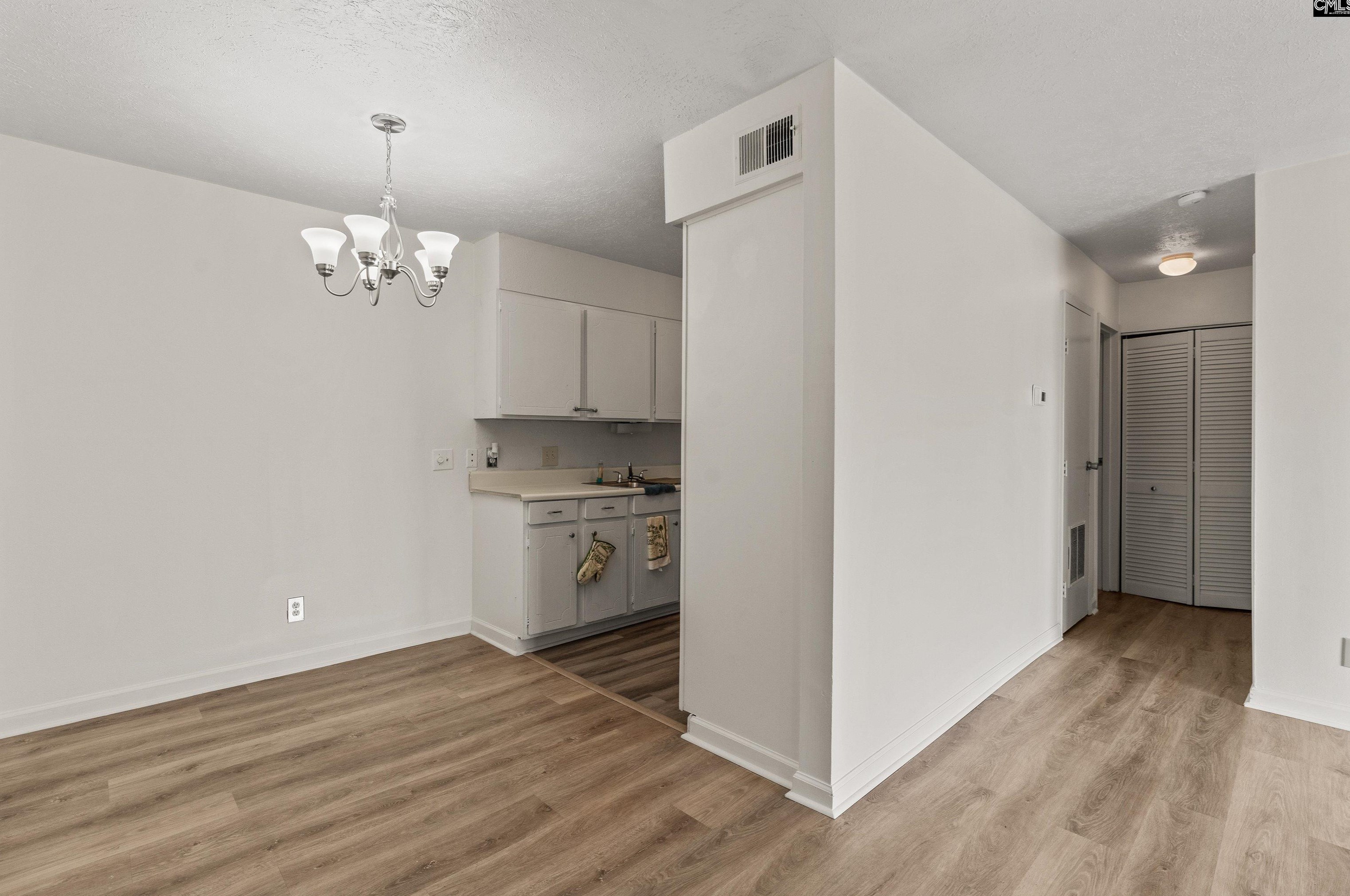 1322 Old Mnr Rd, Columbia SC 29210-6523 exterior