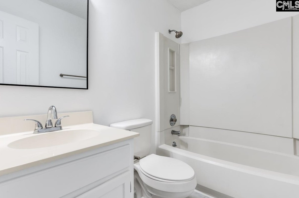 36 Canterbury Ct, Columbia SC 29210-6834 exterior