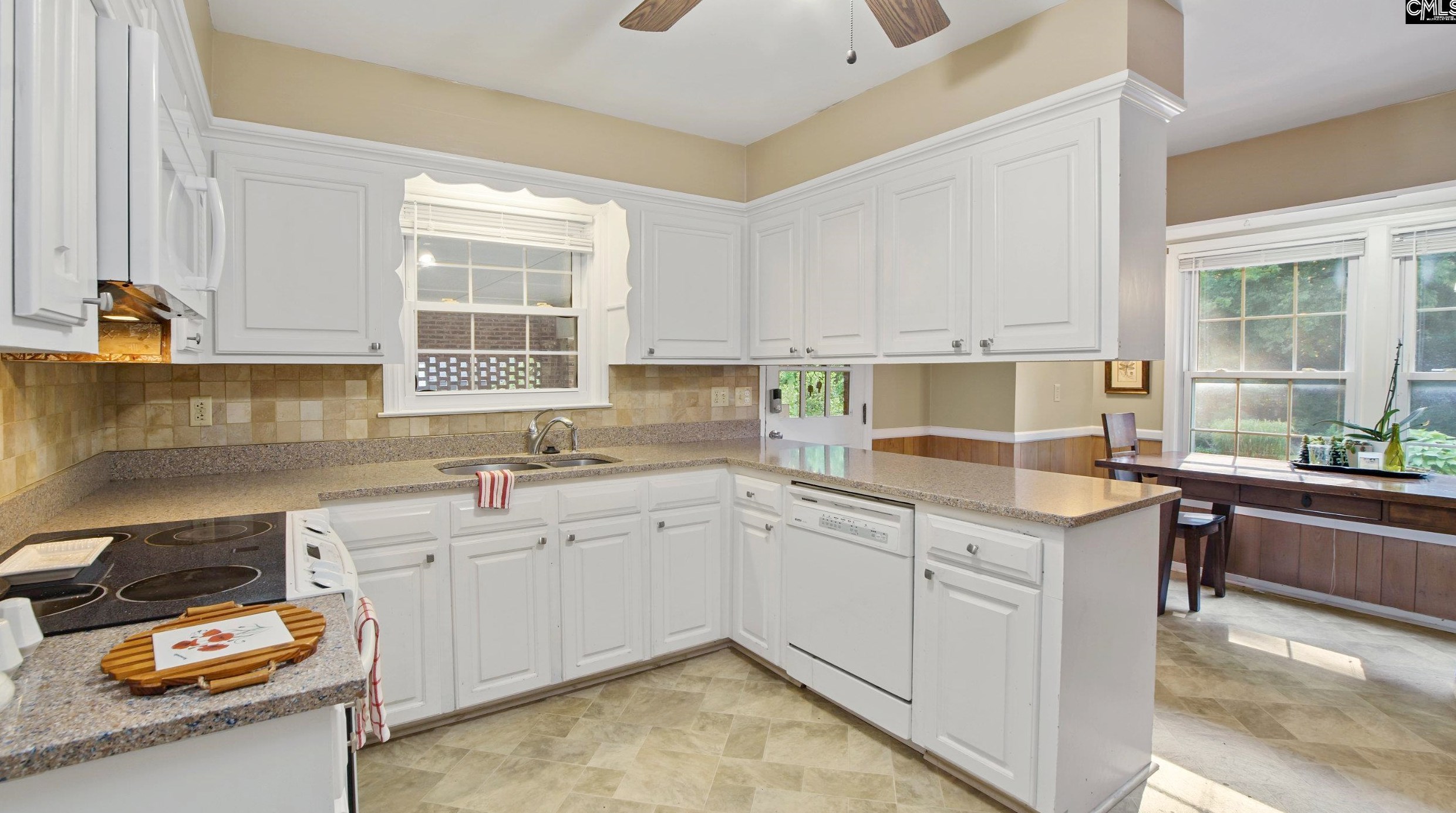 1462 Florawood Dr, Columbia SC  29204-3915 exterior